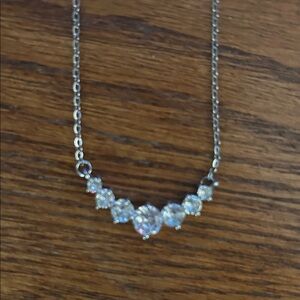 Elegant Sterling Silver 925 Necklace with Sparkling Mossinittes.